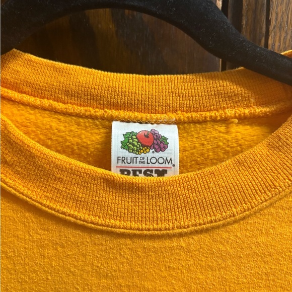 Unisex Y2k 2000s Yellow university of  Michigan go blue Men sweatshirt small - Picture 4 of 7